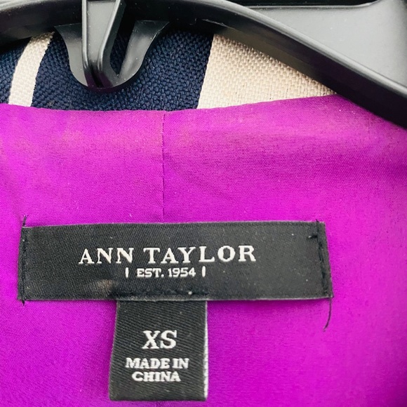 Beautiful jacket - Picture 3 of 3